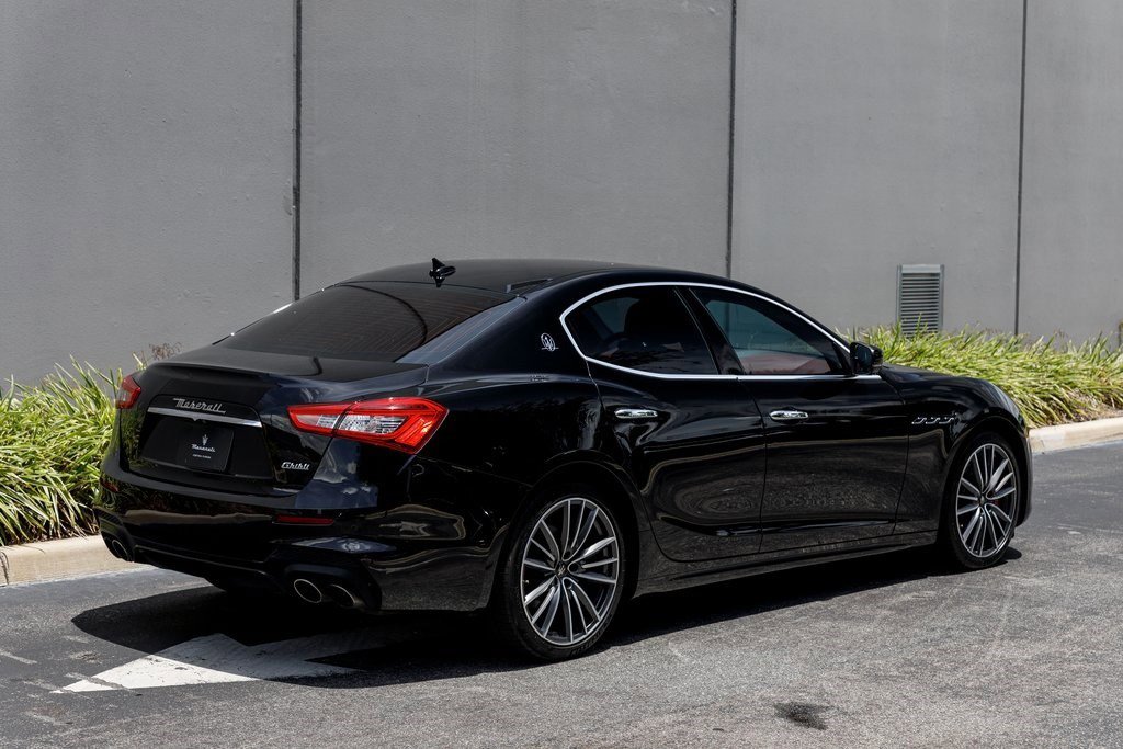 2020 Maserati Ghibli photo 5