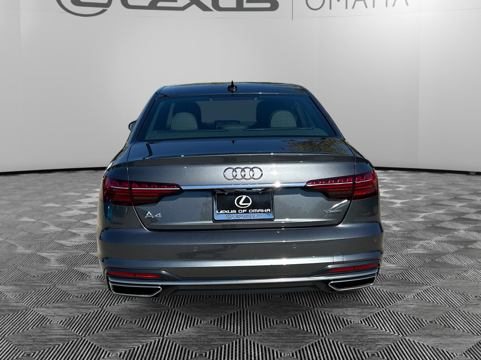 2023 Audi A4 S line Premium Plus 45 TFSI Quattro photo 4