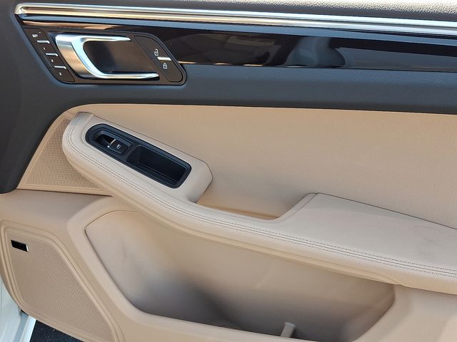 2024 Porsche Macan S photo 23