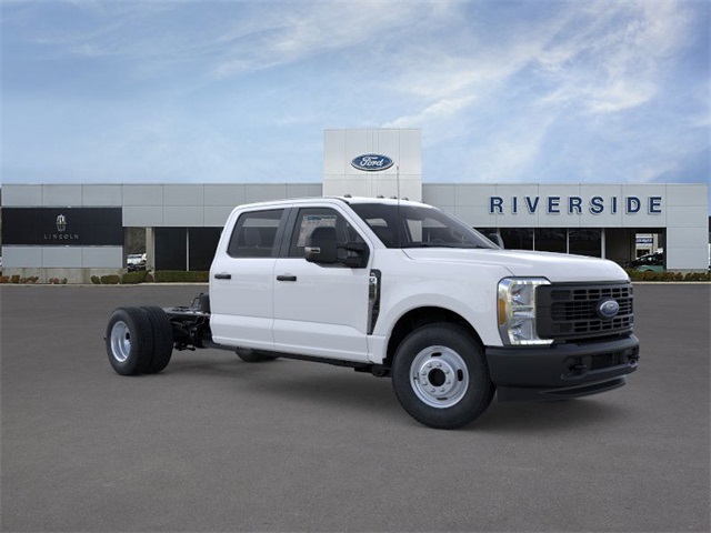 2025 Ford F-350 XL photo 5