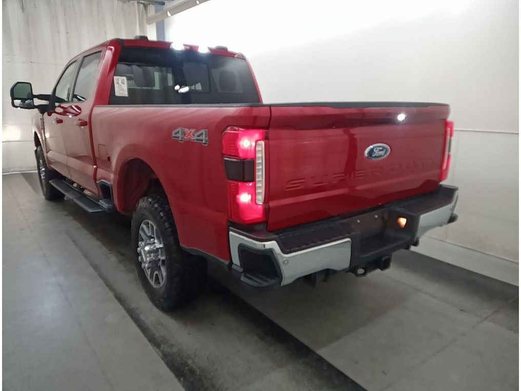 2024 Ford F-350 Lariat photo 2