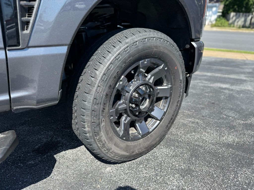 2023 Ford F-350 photo 7