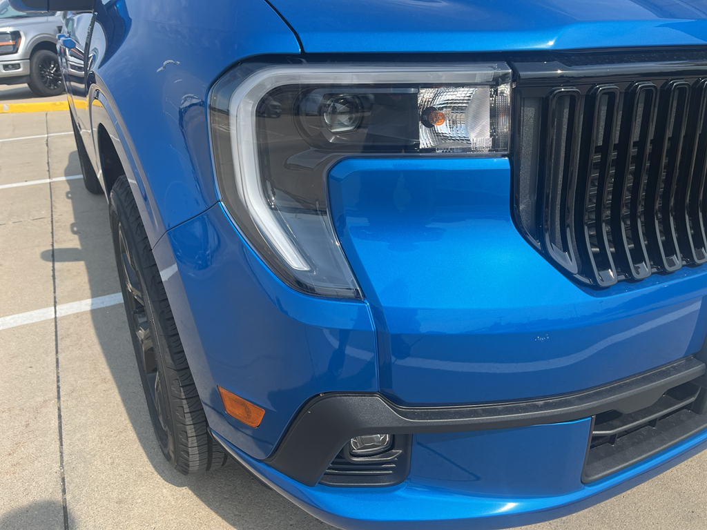 2025 Ford Maverick photo 11