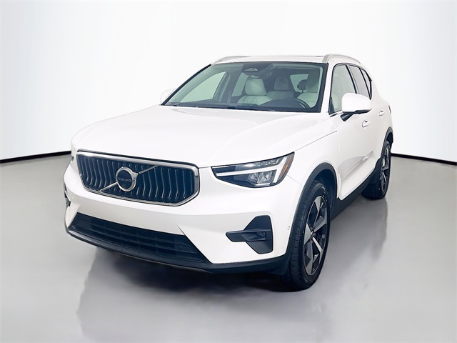 2023 Volvo XC40 Plus photo 4