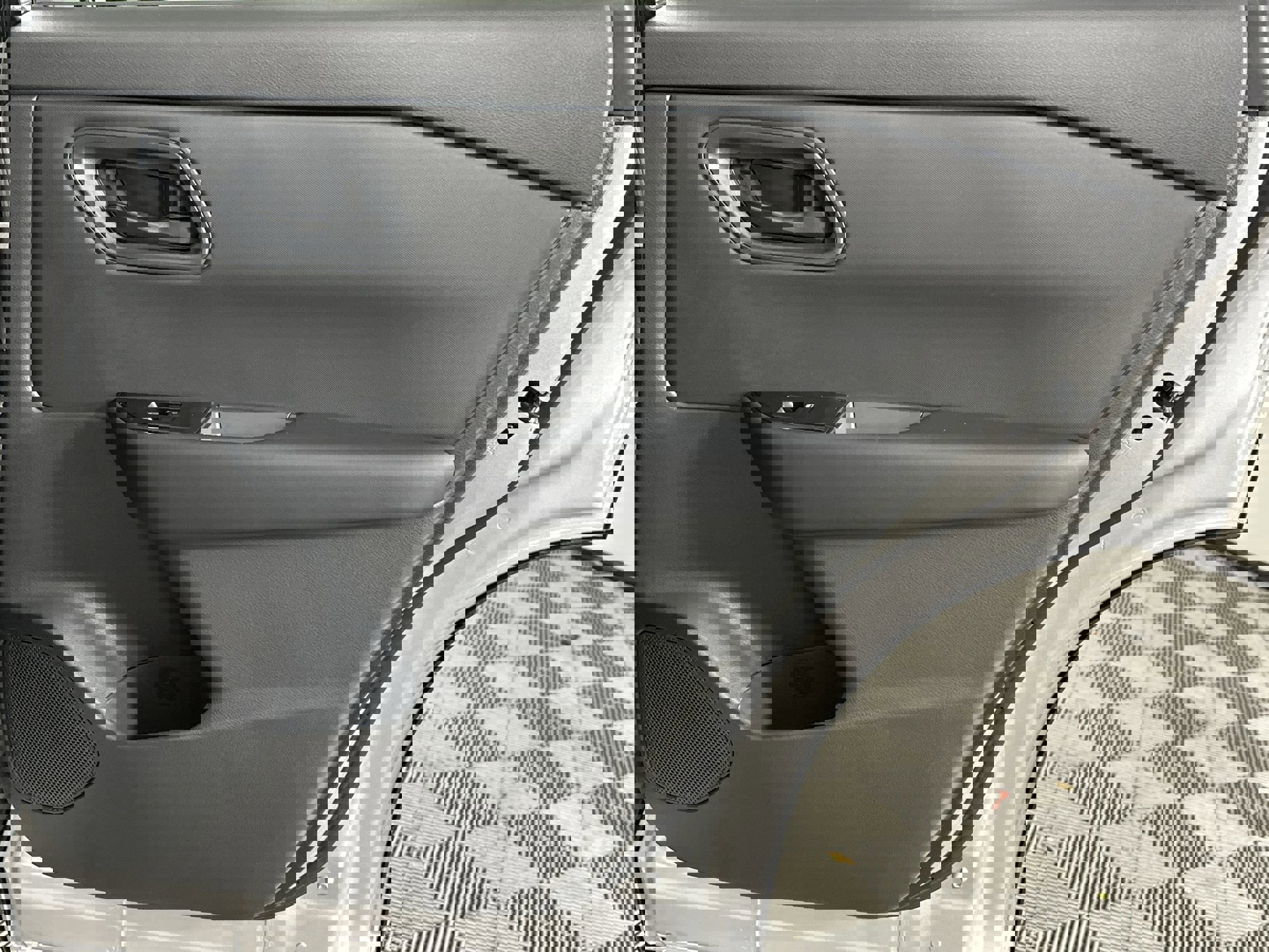 2025 Nissan Rogue S photo 29