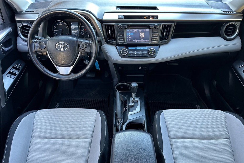 2017 Toyota RAV4 XLE photo 11