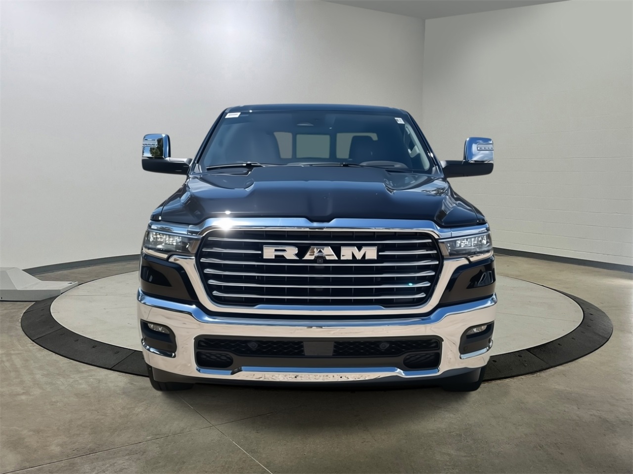 2025 Ram 1500 Laramie photo 3