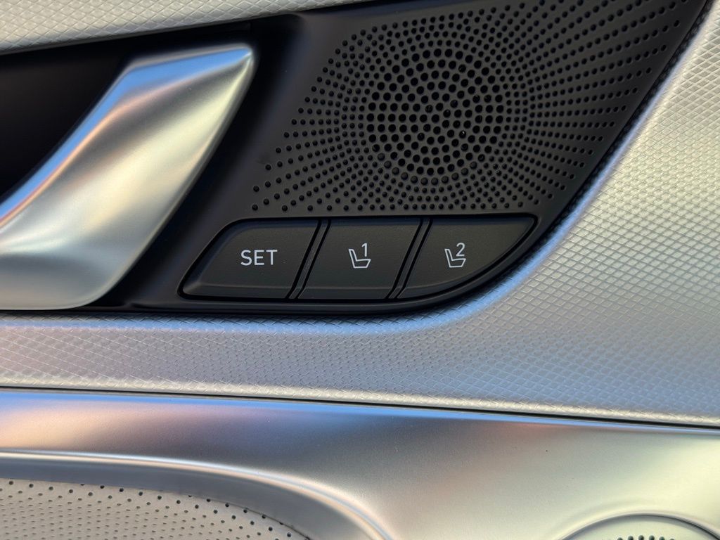 2026 Genesis G70 2.5T Prestige photo 21
