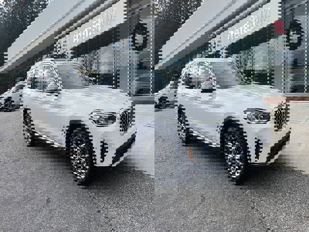 2022 BMW X3 30i's photo