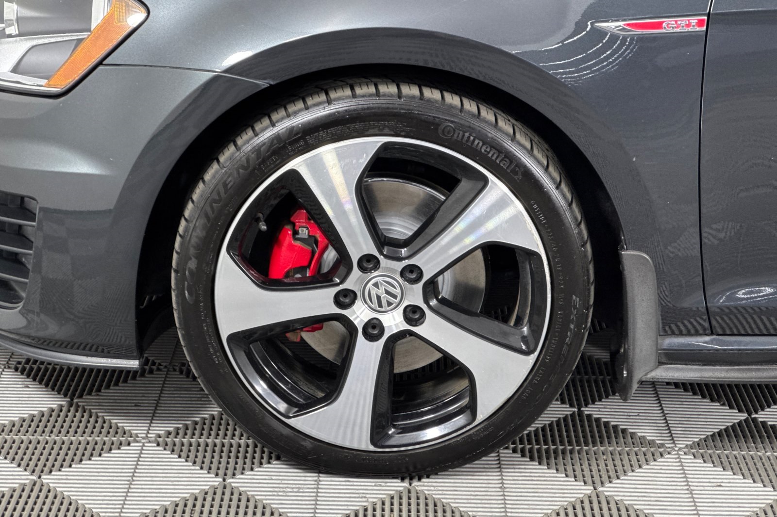 2017 Volkswagen Golf GTI S photo 23