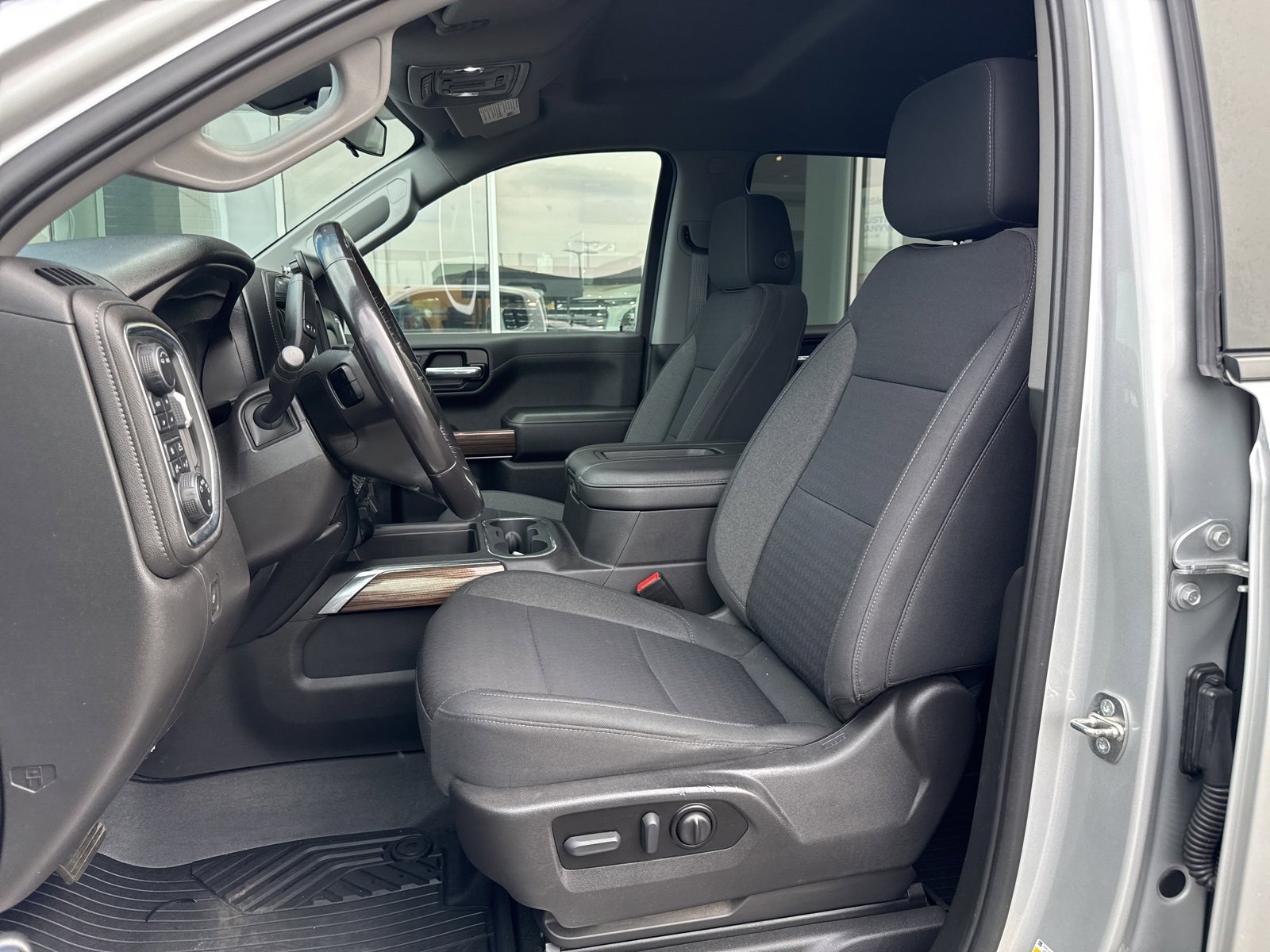 2022 Chevrolet Silverado 1500 RST photo 19
