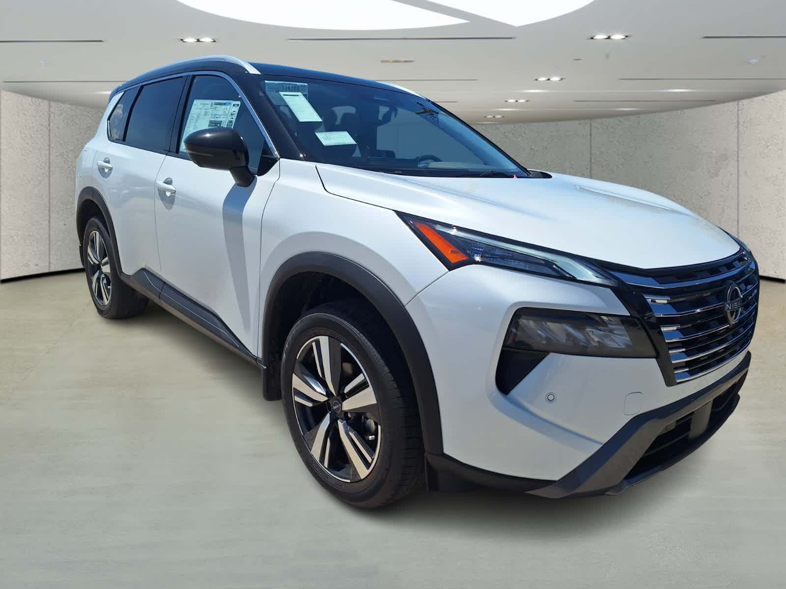 2025 Nissan Rogue SL photo 7