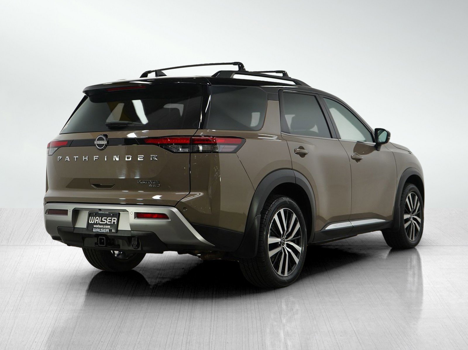 2023 Nissan Pathfinder Platinum photo 5