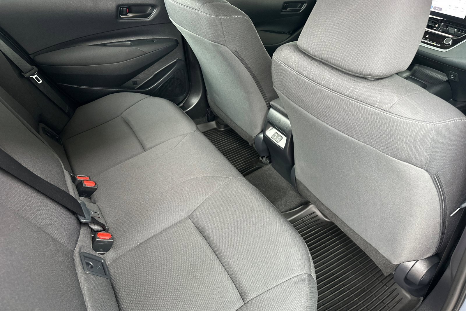 2024 Toyota Corolla LE photo 17