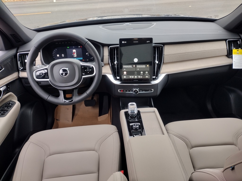 2026 VOLVO XC90 - Image 25