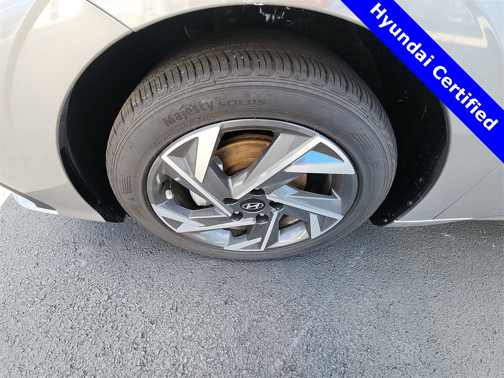 2025 Hyundai Elantra SEL Sport photo 10