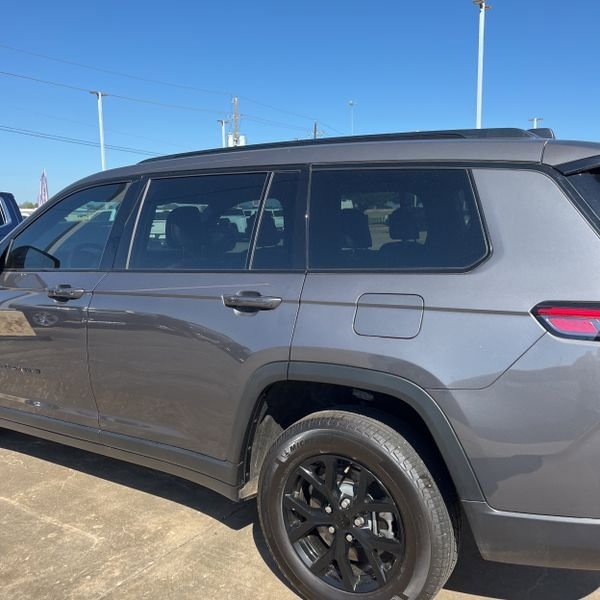 2024 Jeep Grand Cherokee Altitude X photo 2