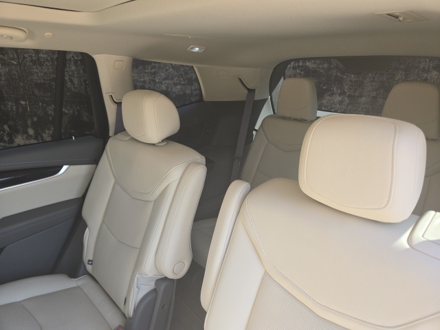 2025 Cadillac XT6 Premium Luxury photo 13