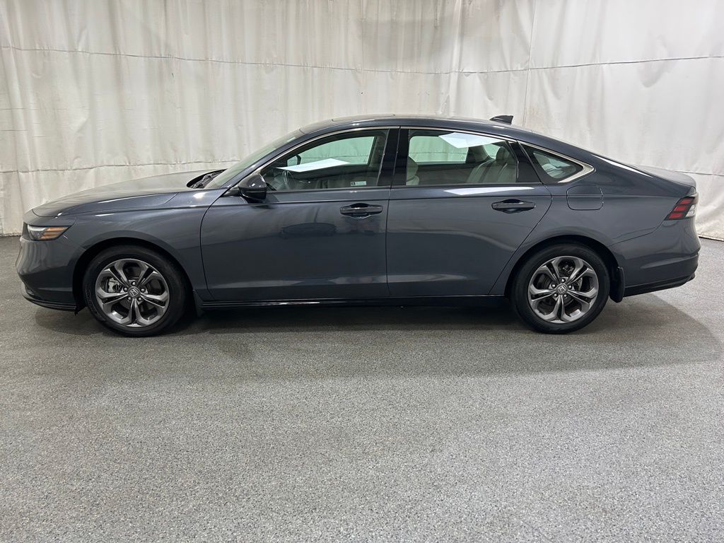 2023 Honda Accord Hybrid EX-L photo 2