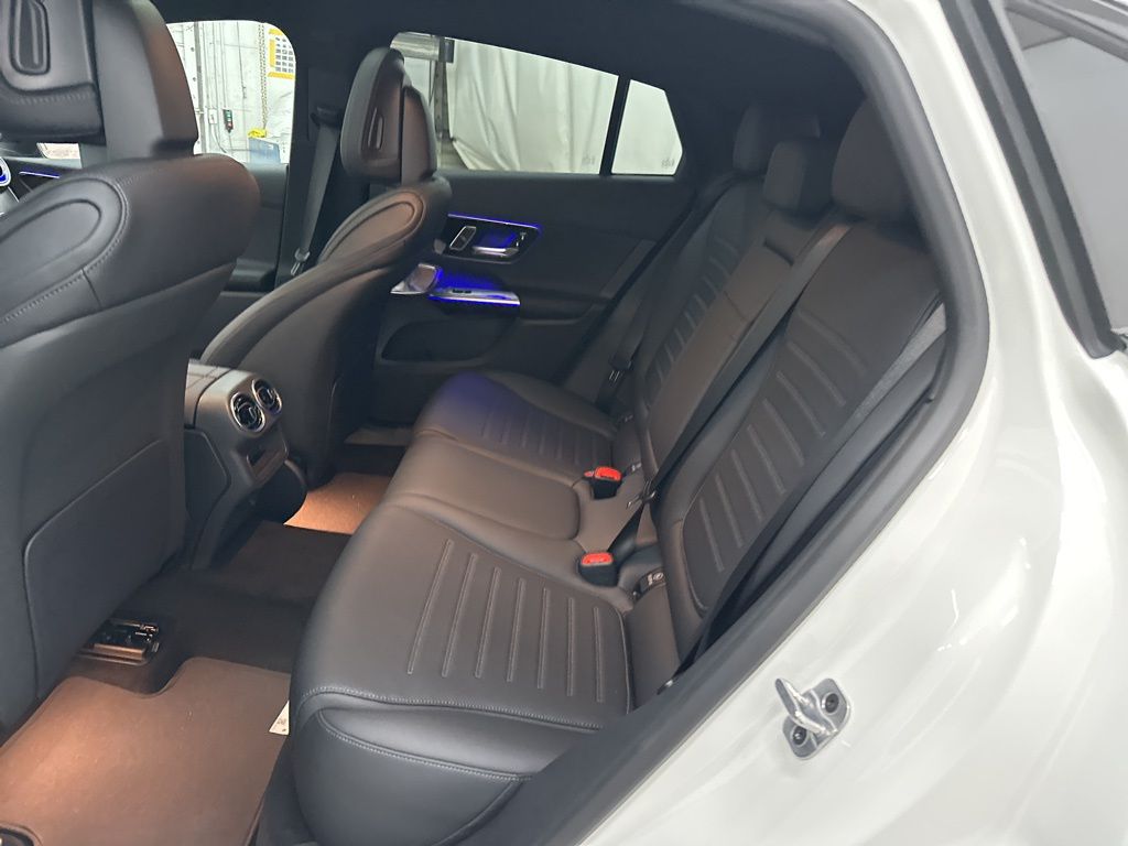 2026 Mercedes Benz GLC 300 4MATIC photo 17