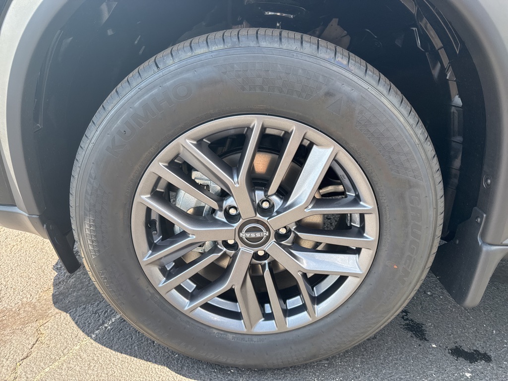 2026 Nissan Rogue S photo 9