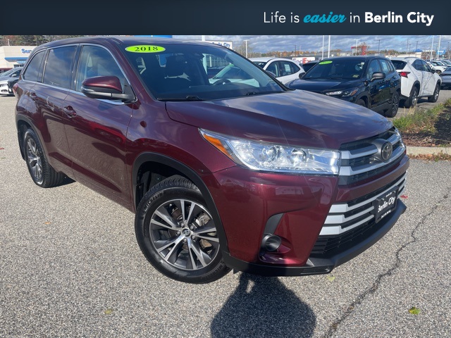 2018 Toyota Highlander LE's photo