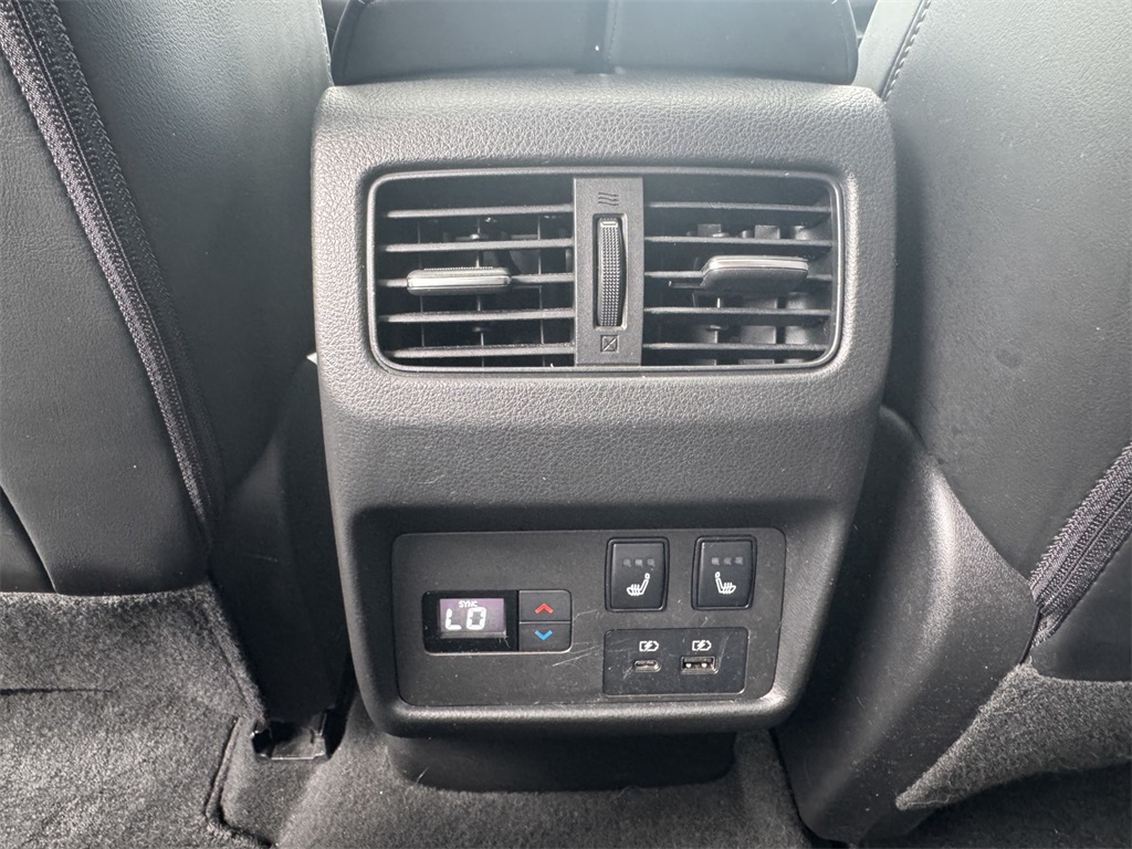 2021 Nissan Rogue Platinum photo 14