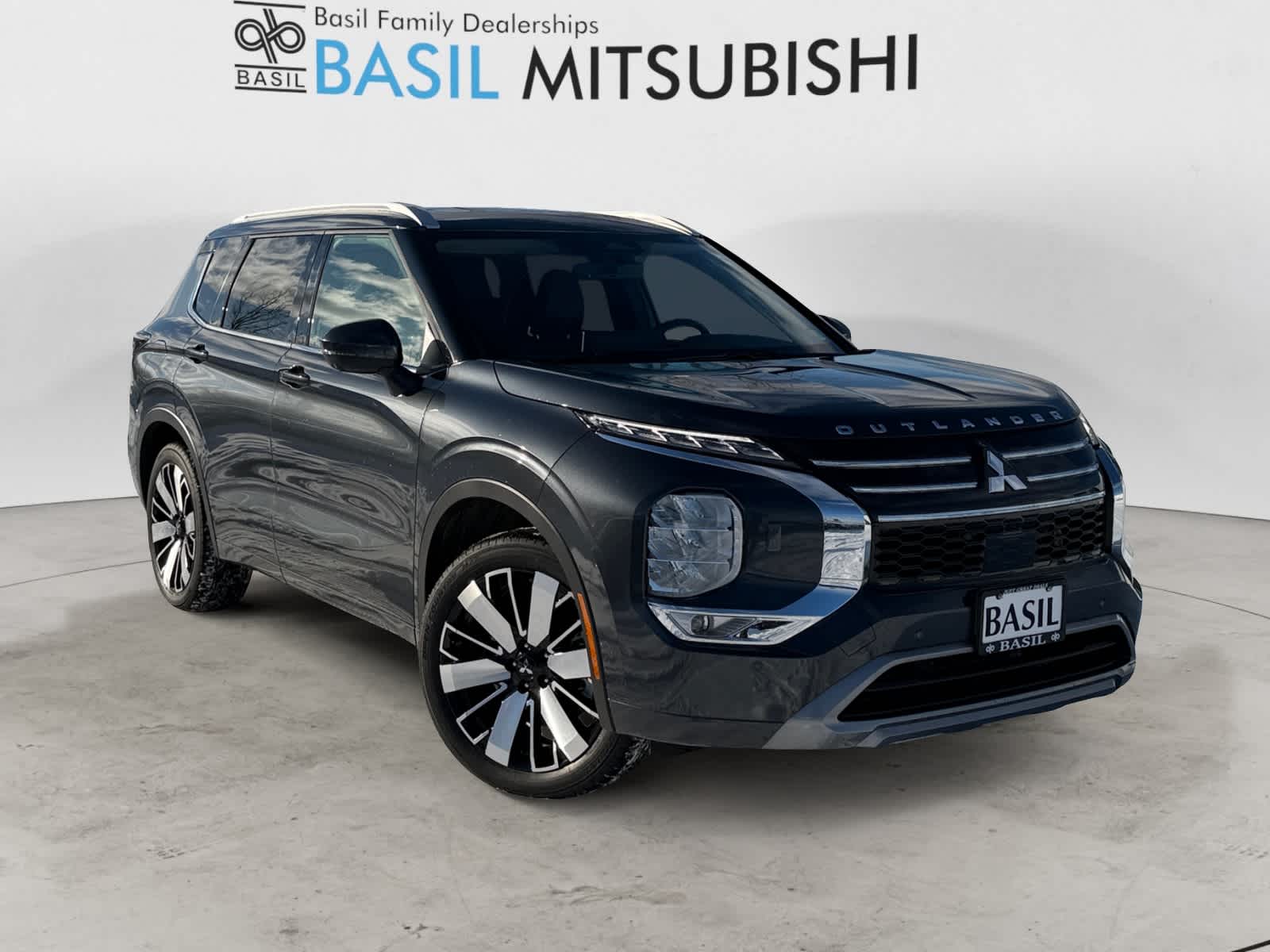 2025 Mitsubishi Outlander SEL's photo