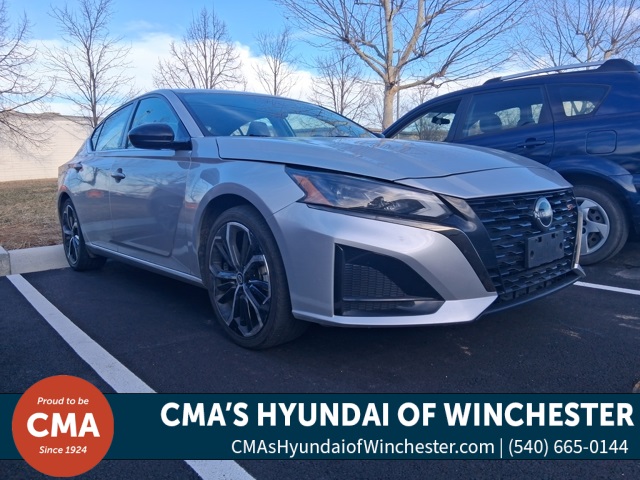 2024 Nissan Altima SR's photo