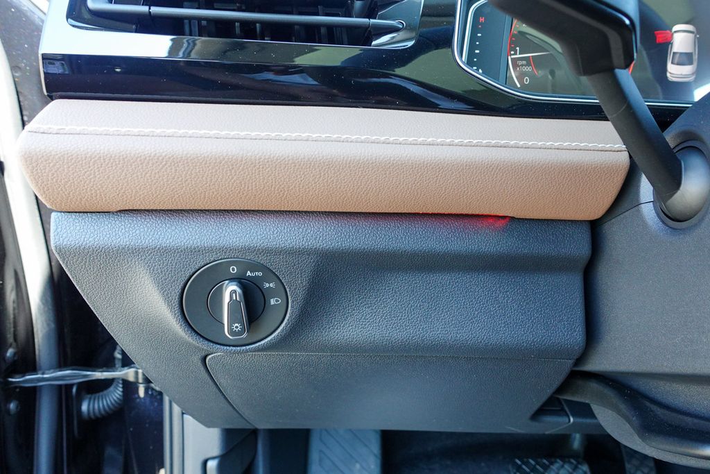 2025 Volkswagen Jetta 1.5T SEL photo 16