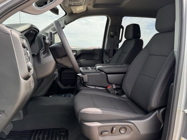 2025 Chevrolet Silverado 2500HD Custom photo 4