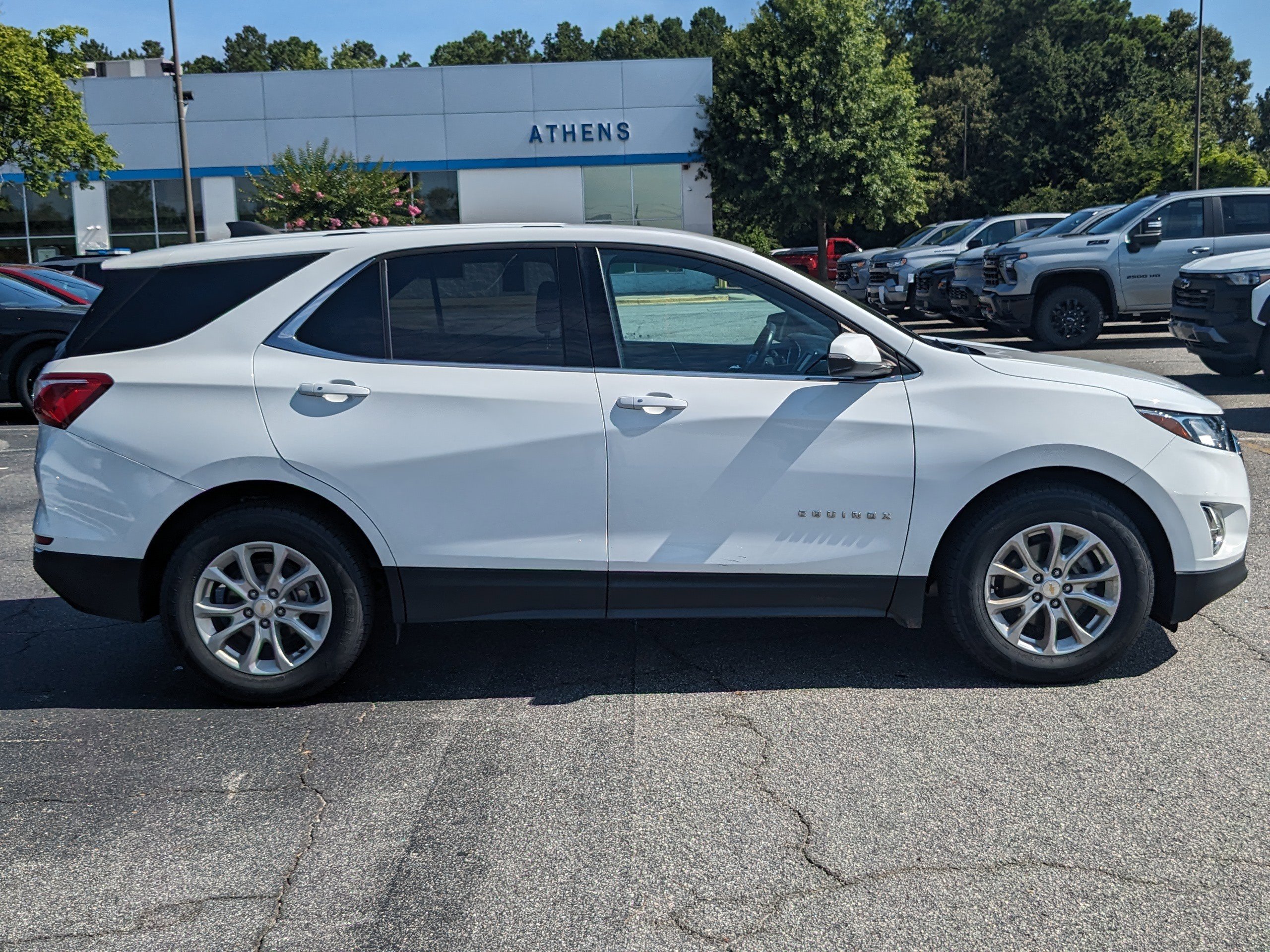 2019 Chevrolet Equinox LT photo 3