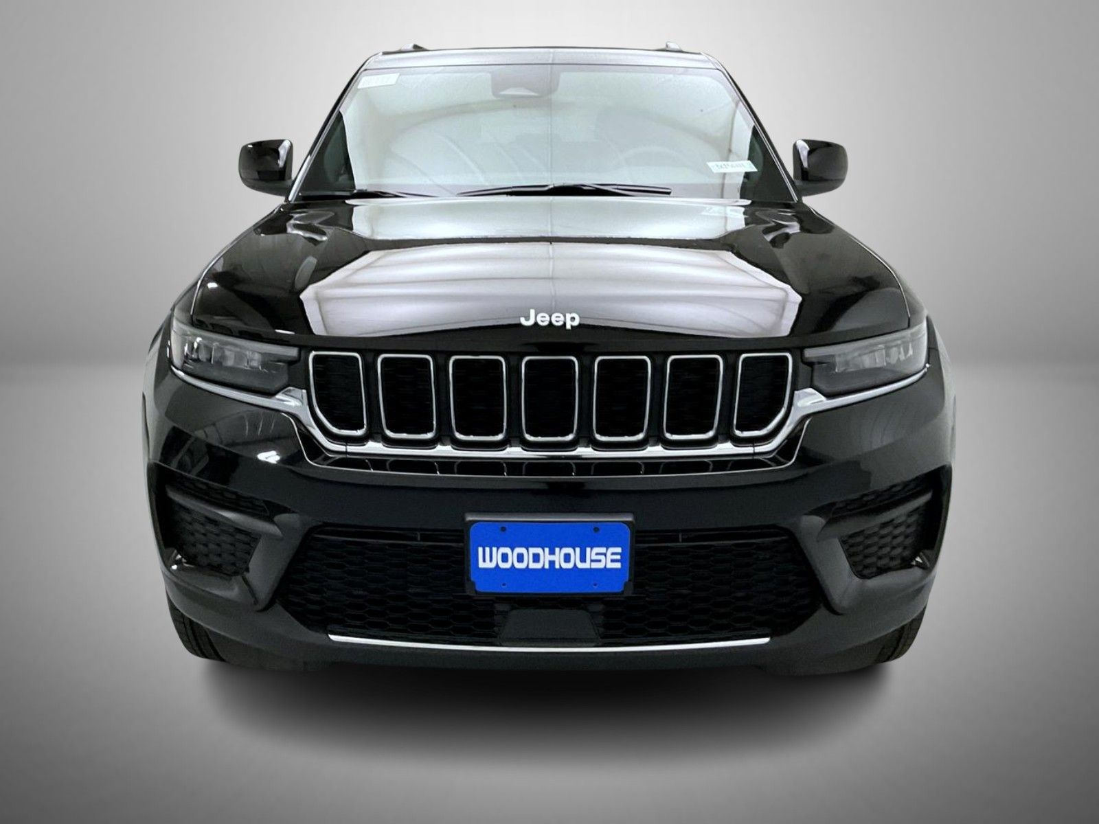 2025 Jeep Grand Cherokee Laredo X photo 2