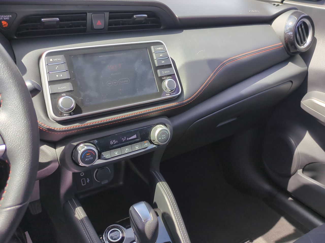 2020 Nissan Kicks SR photo 10