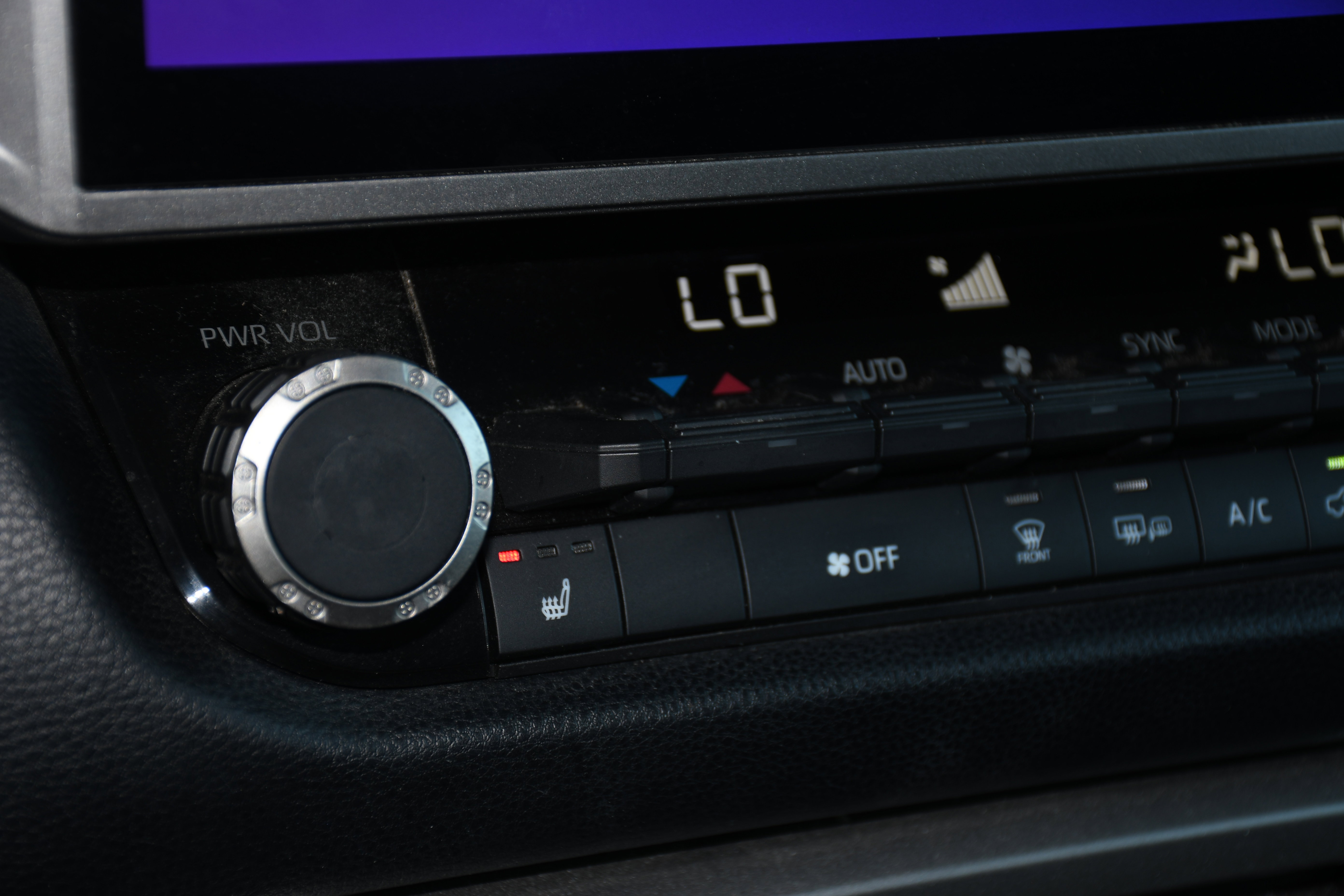 2022 Toyota Tundra SR5 CrewMax photo 4