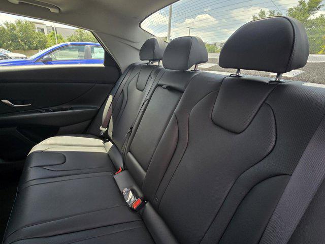 2025 Hyundai Elantra Limited photo 10