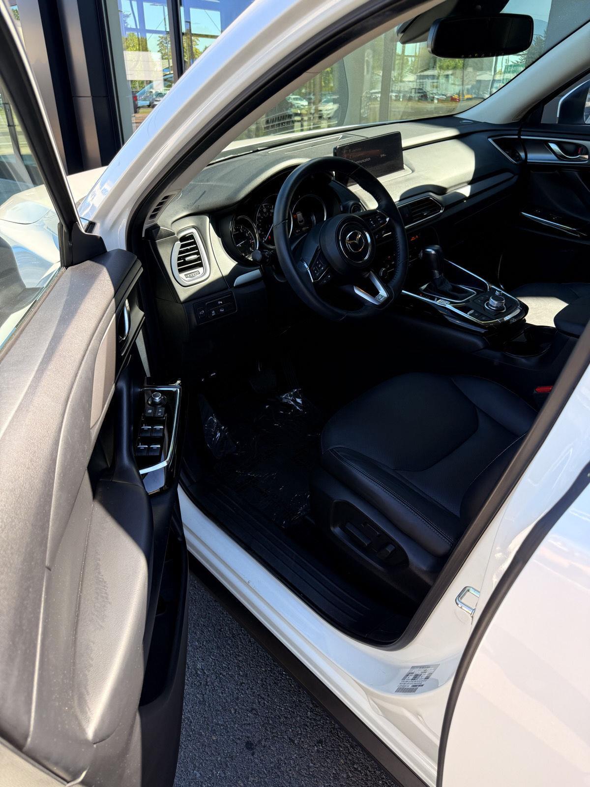 2022 Mazda CX-9 Touring photo 9