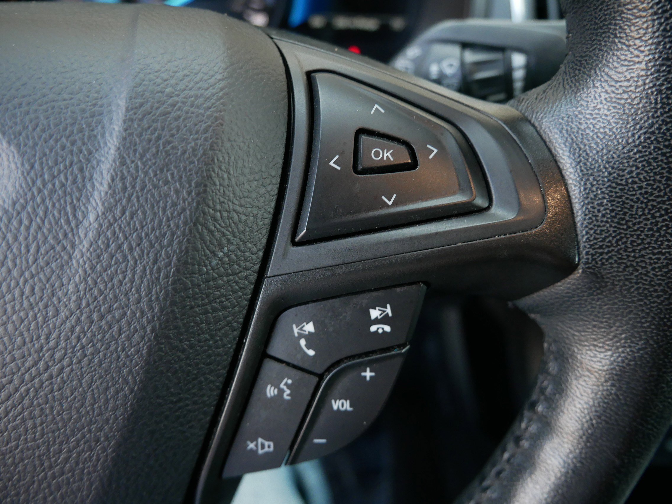 2022 Ford Edge Titanium photo 28