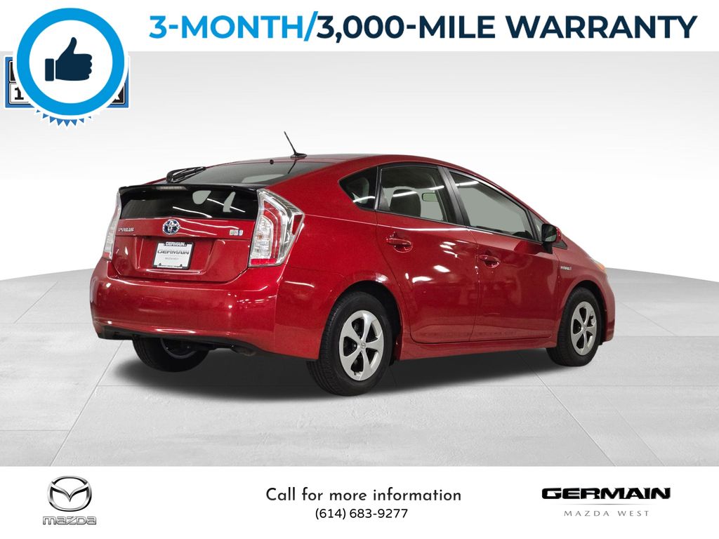 2014 Toyota Prius Four photo 3