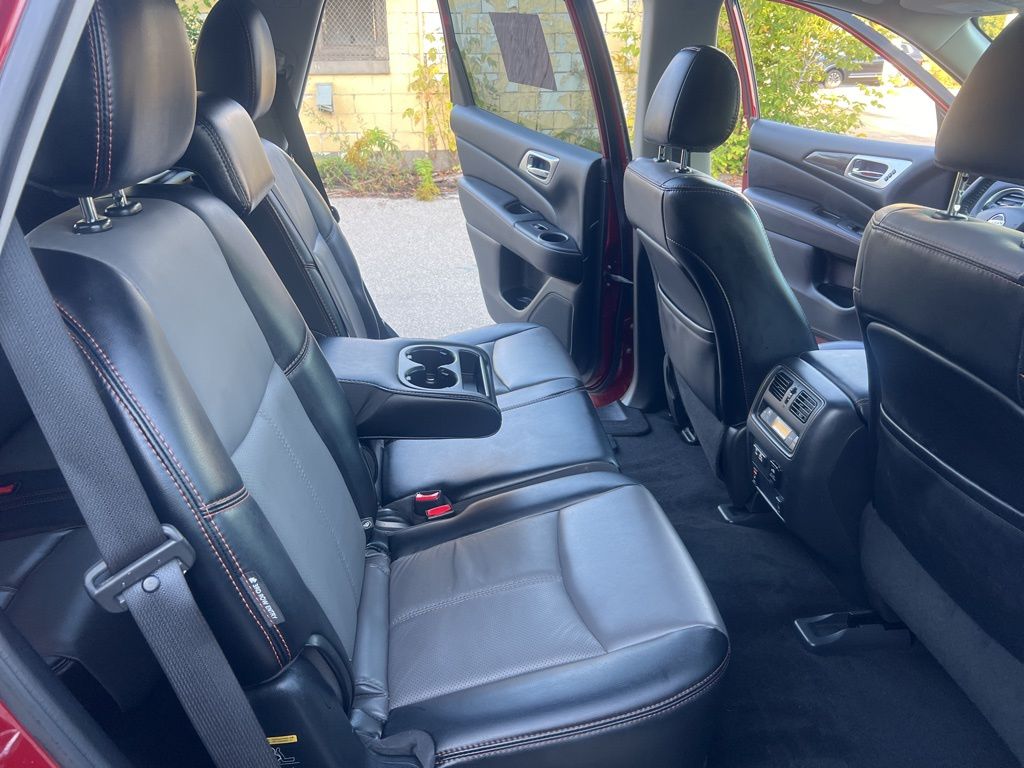 2020 Nissan Pathfinder SL photo 14