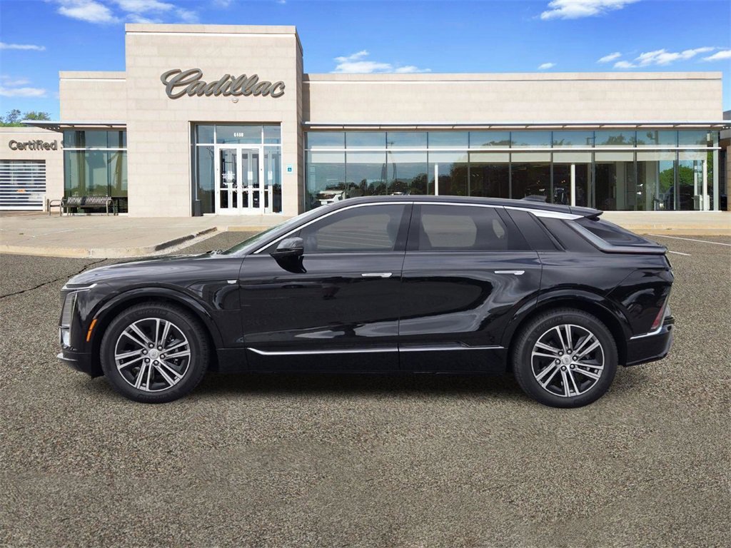 2025 Cadillac Lyriq Luxury photo 4