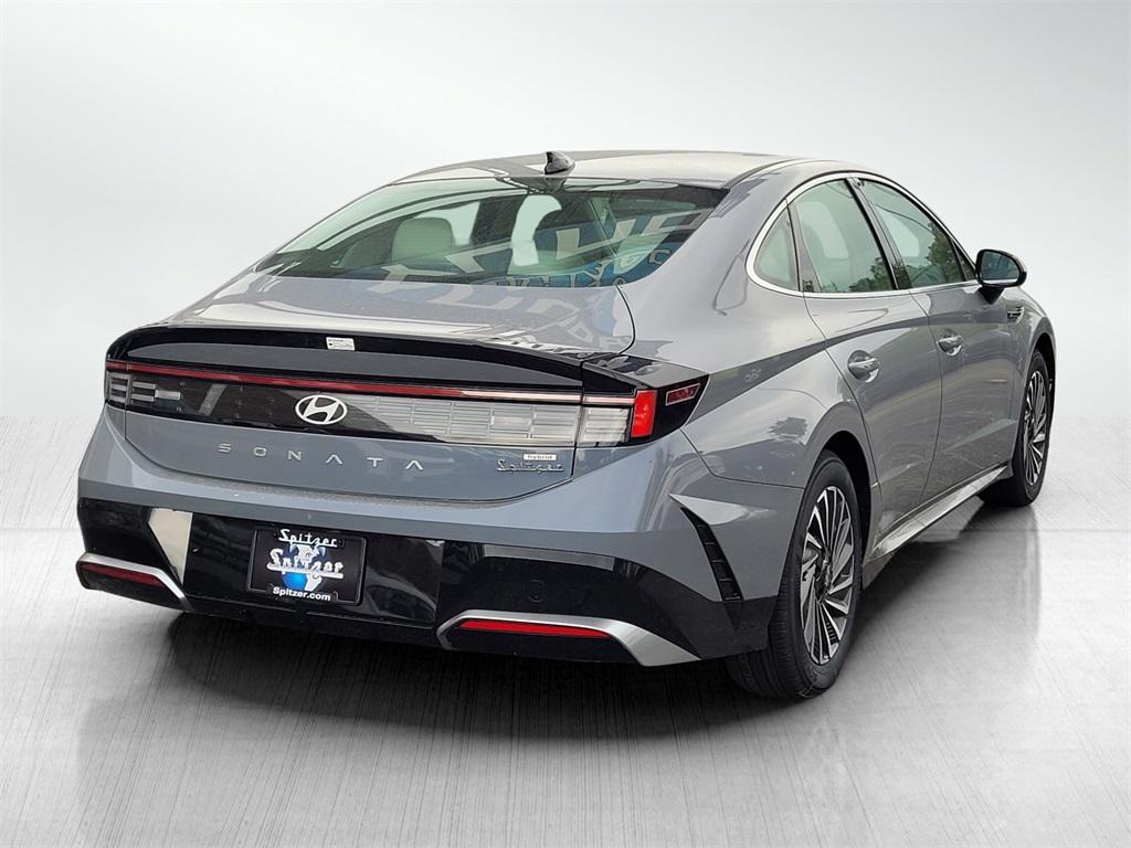 2025 Hyundai Sonata Hybrid SEL photo 4