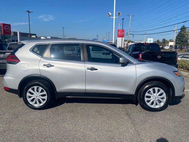 2017 Nissan Rogue S photo 2