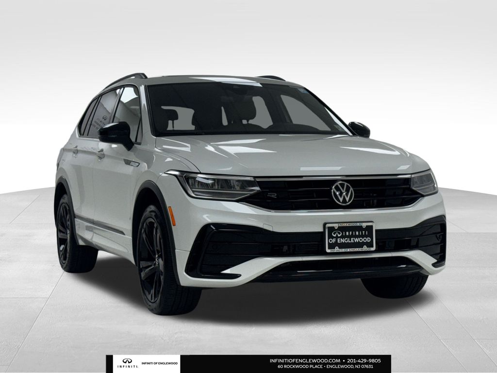 2024 Volkswagen Tiguan SE R-Line Black photo 2