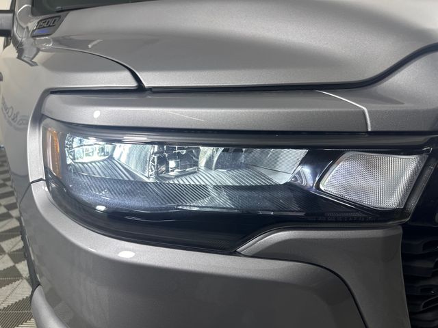 2025 Ram 1500 Tradesman photo 4
