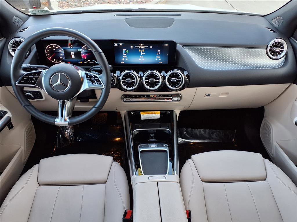 2025 Mercedes Benz GLA 250 4MATIC photo 4