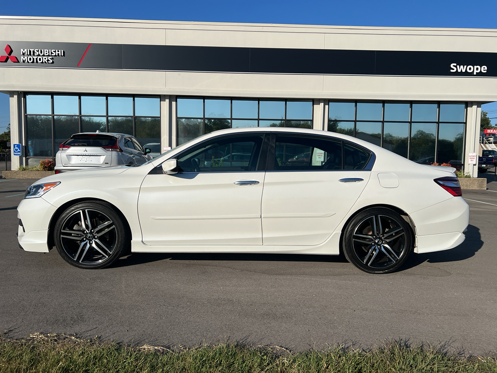 2017 Honda Accord Sport photo 4