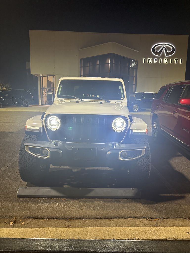 2021 Jeep Gladiator Overland's photo