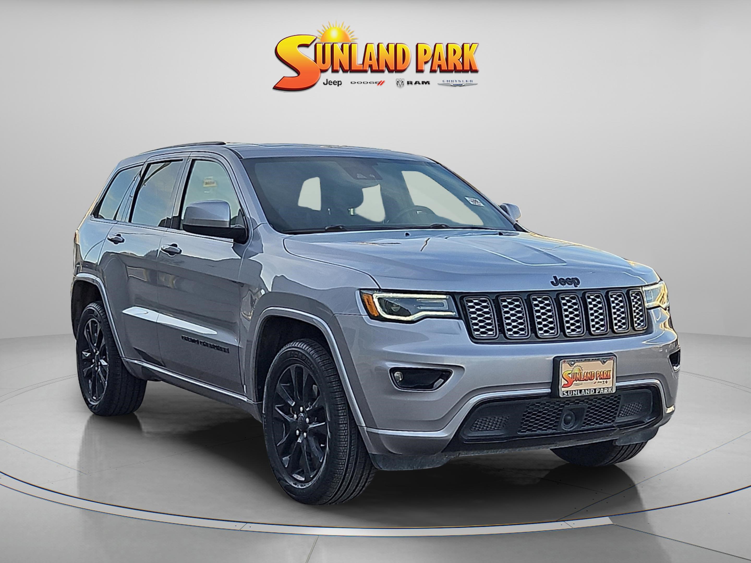 2021 Jeep Grand Cherokee Laredo X's photo