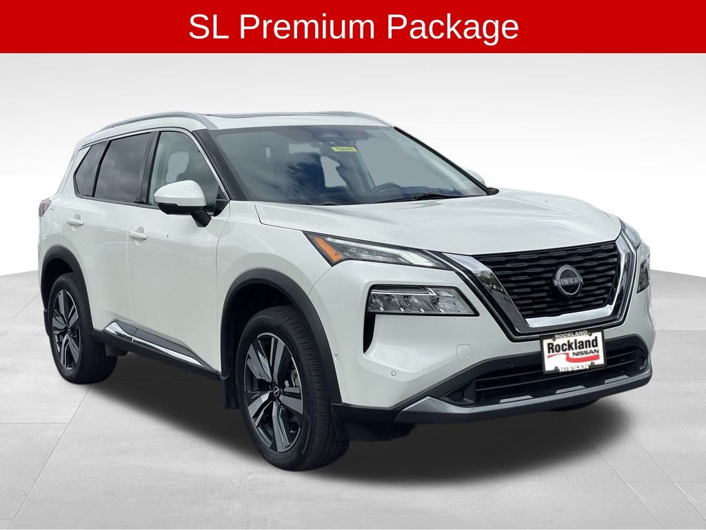 2023 Nissan Rogue SL photo 2